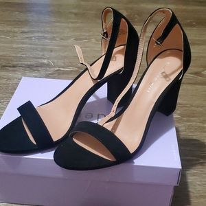 Madden girl size 9.5w black chunky heels!